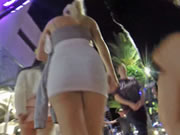 街拍性感嘅澳洲豪華臀鬼妹