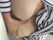 條女自拍玩佢個奶頭