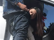 愛侶癲到喺戶外車旁邊屌閪