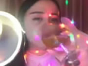 女主播聖誕節飲酒飲多咗胡言亂語