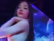 越南夜店靚女DJ打碟 慢搖舞曲靚女熱舞