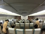 唔着衫嘅日本空姐專業嘅服務