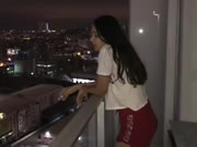 阿拉伯靚女色情明星 Saya Karim 食煙時畀她嘅表哥強制粗魯愛愛