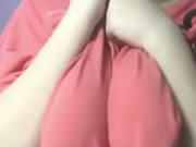 18岁女仔喺睡房自拍對大波